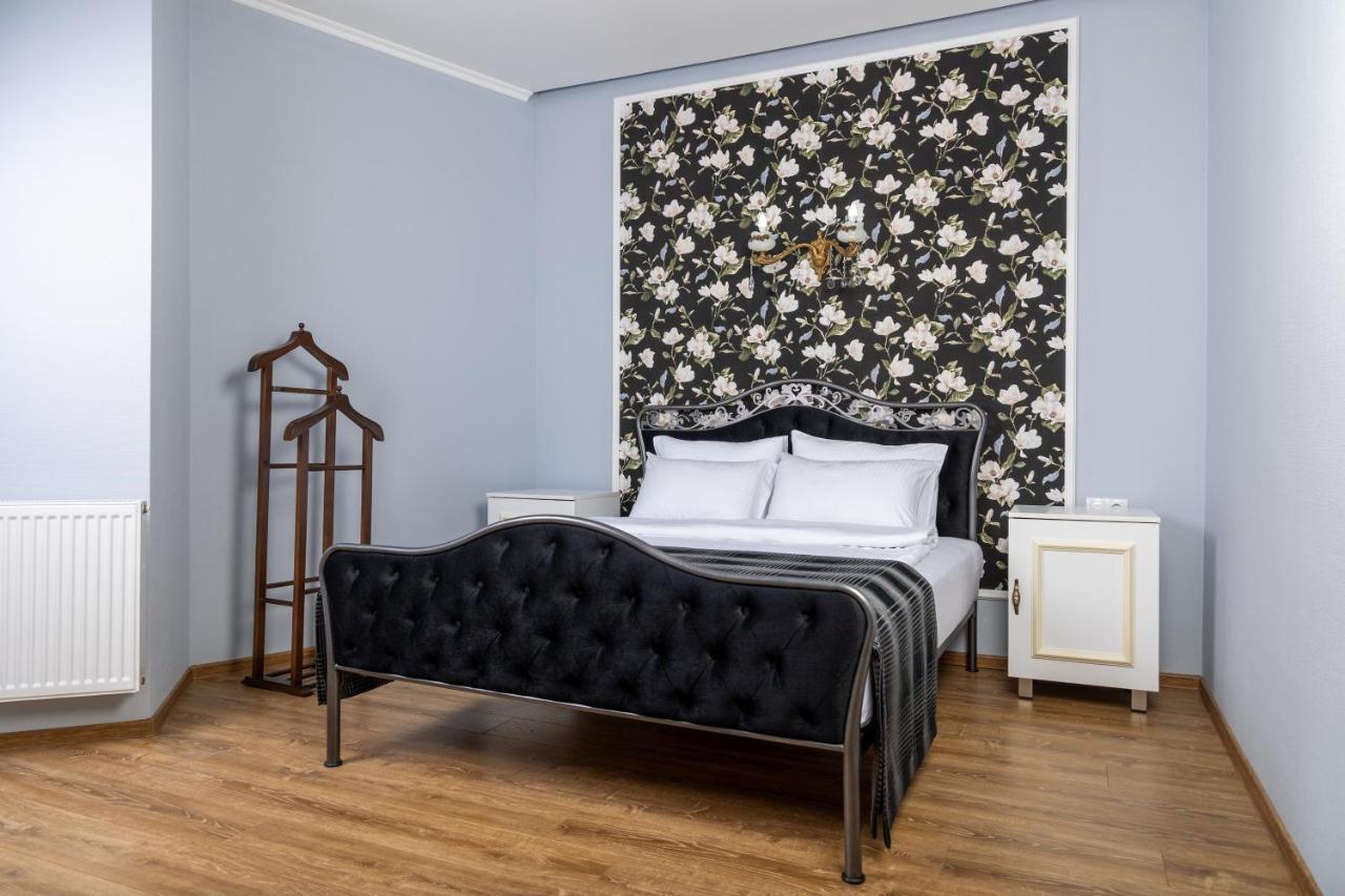 Rose Hotel Vake Tbilisi Buitenkant foto