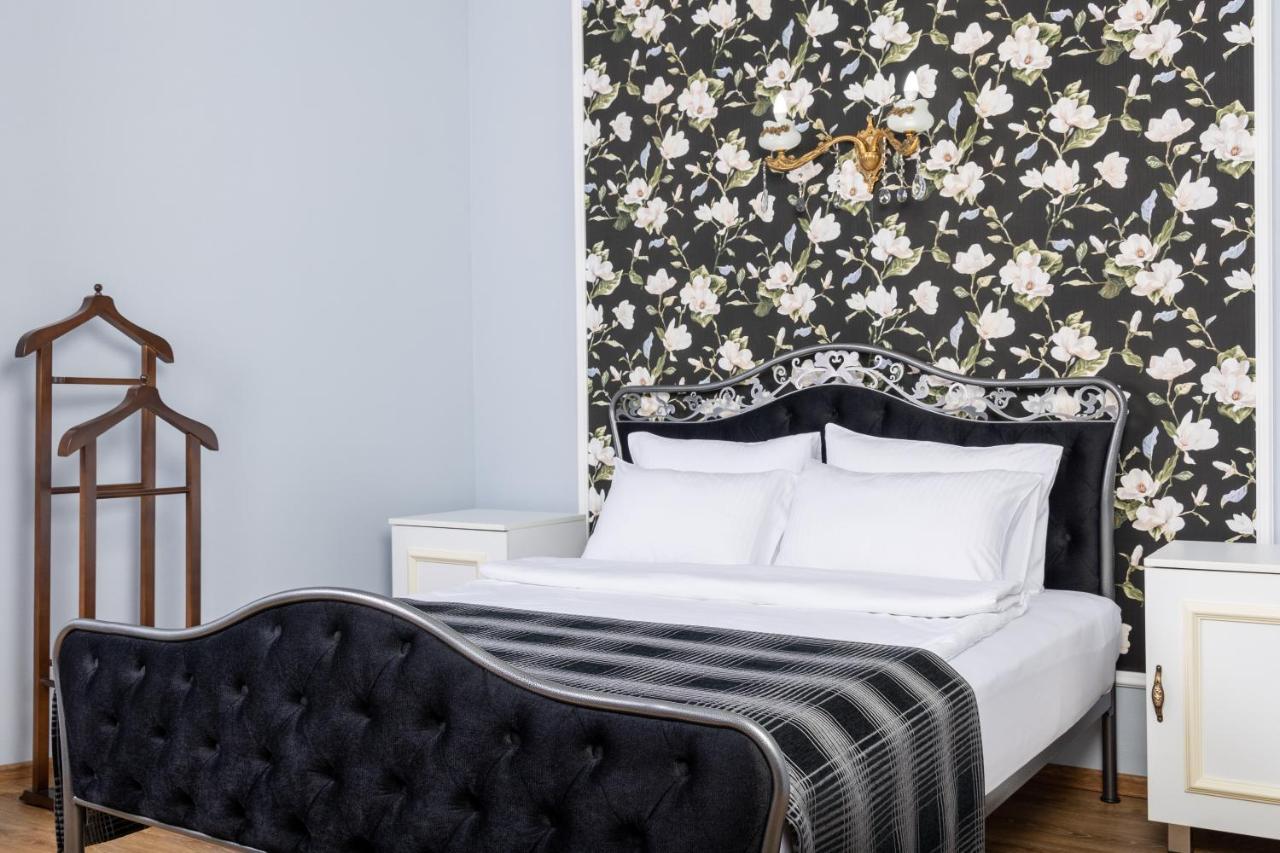 Rose Hotel Vake Tbilisi Buitenkant foto